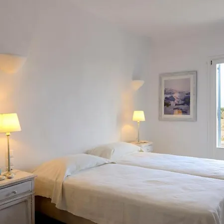 Villa Paros Sleeps 17 Pool Air Con Parikia (Paros)