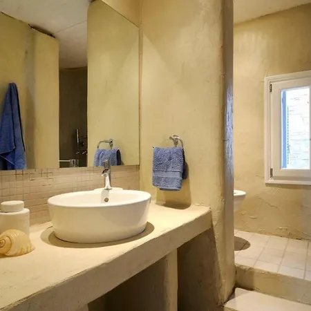 Villa Paros Sleeps 17 Pool Air Con